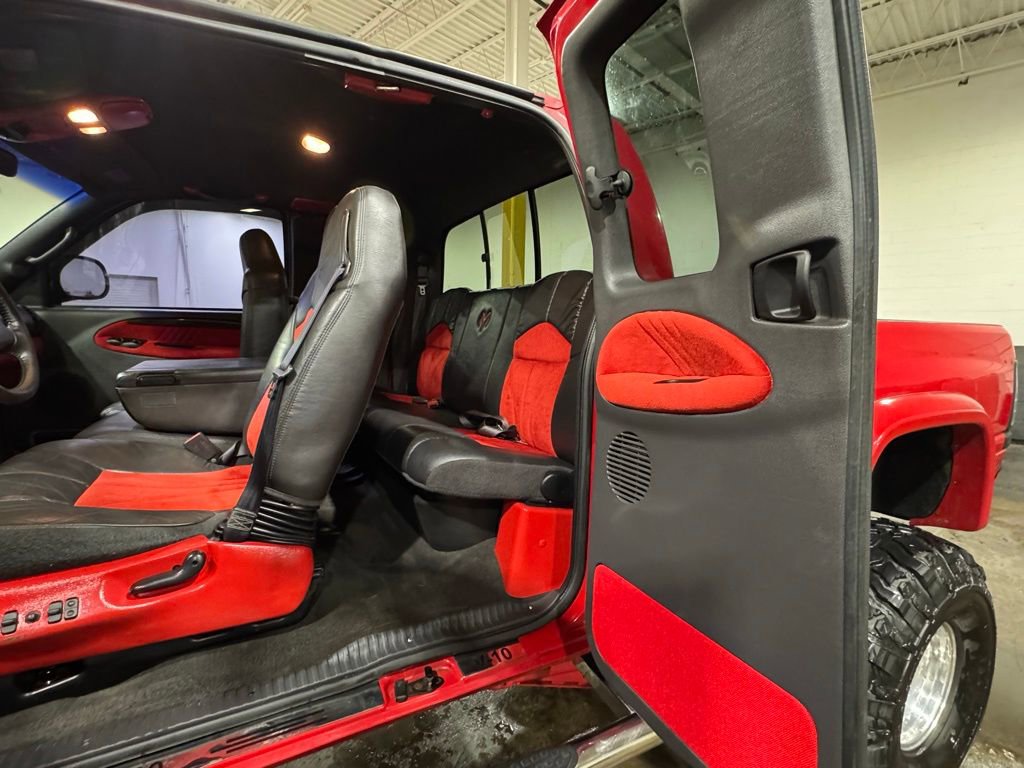 Used 1999 Dodge Ram 2500 Truck ST image 15