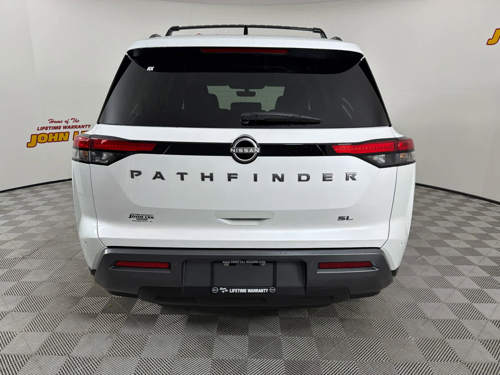 New 2026 Nissan Pathfinder SL image 4