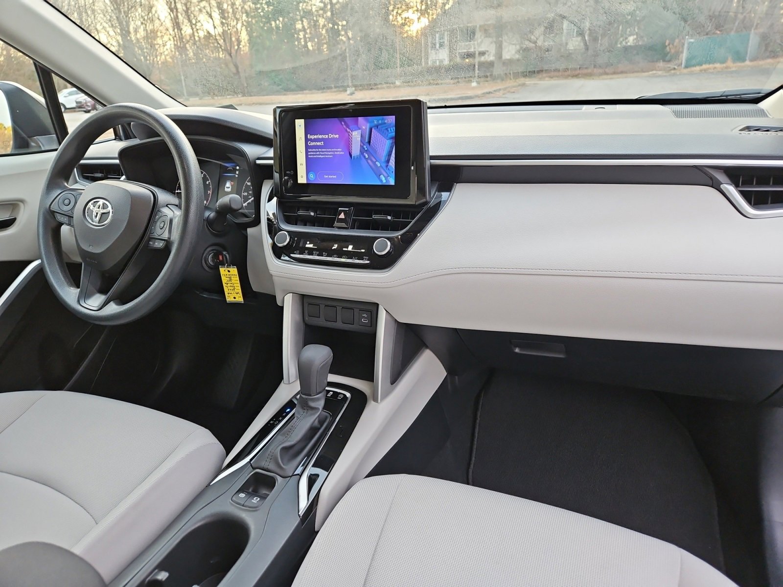 Used 2023 Toyota Corolla Cross L image 16