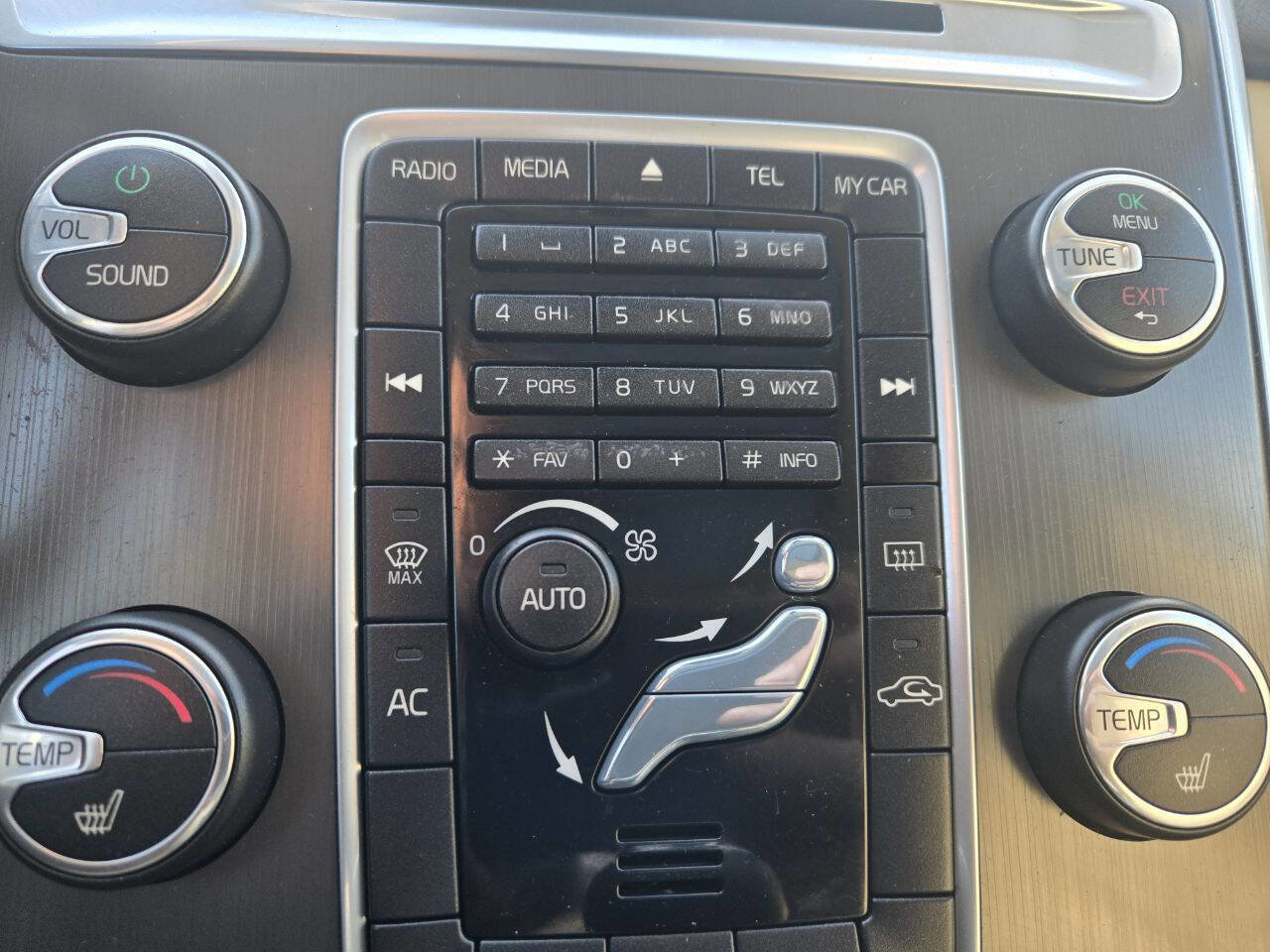 Used 2015 Volvo XC60 T6 image 41