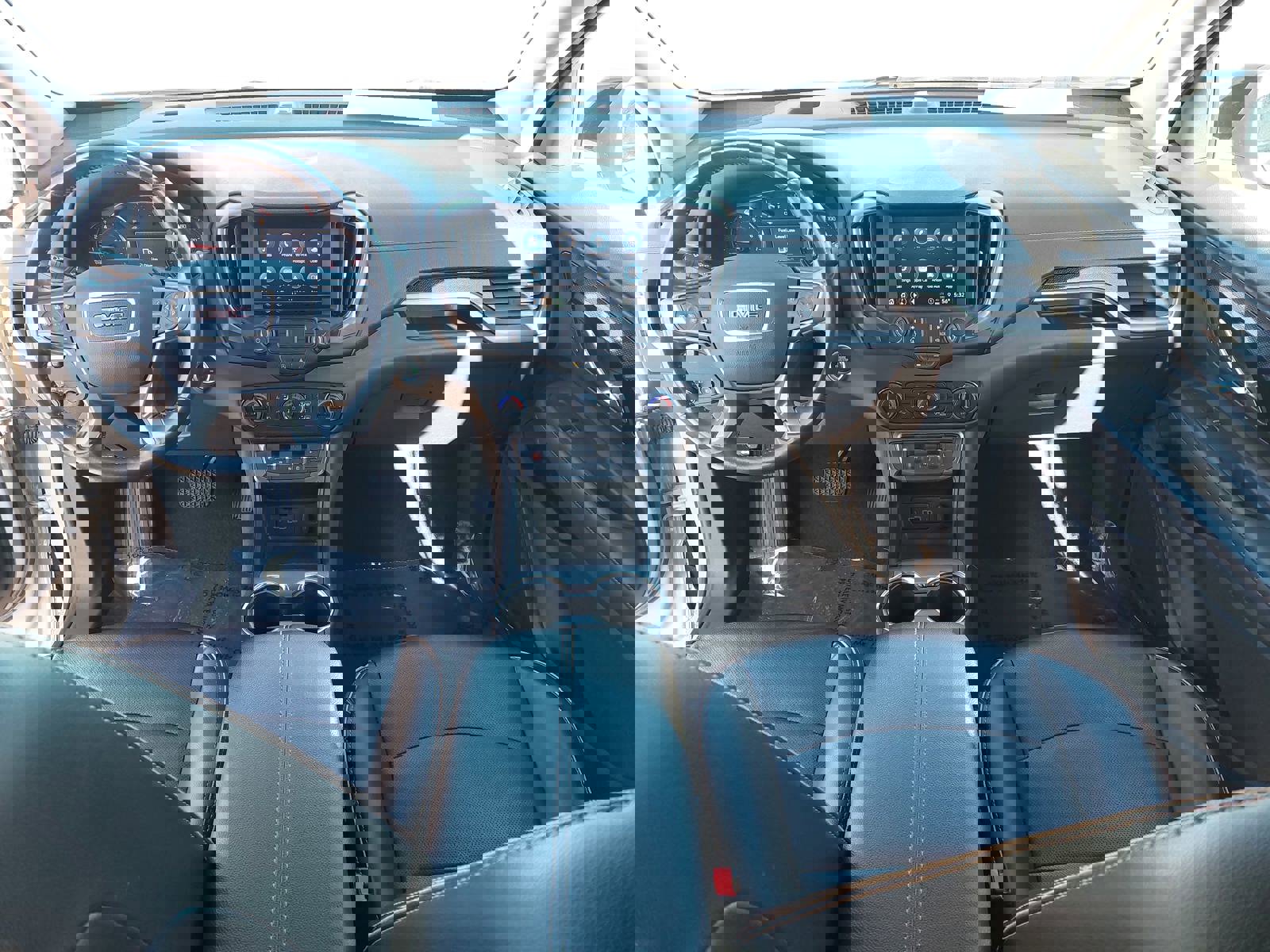 Used 2022 GMC Terrain AT4 image 9