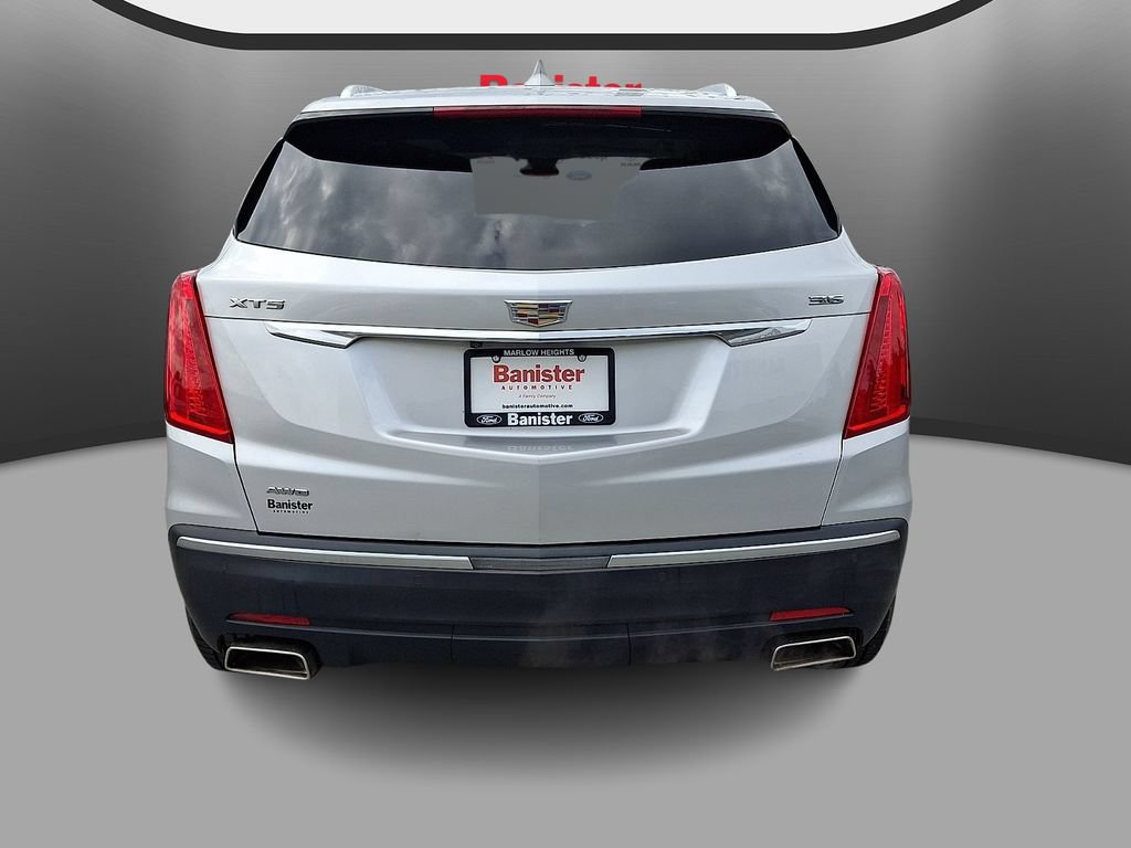 Used 2018 Cadillac XT5 Luxury w/ Driver Awareness Package AWD/4WD image 5