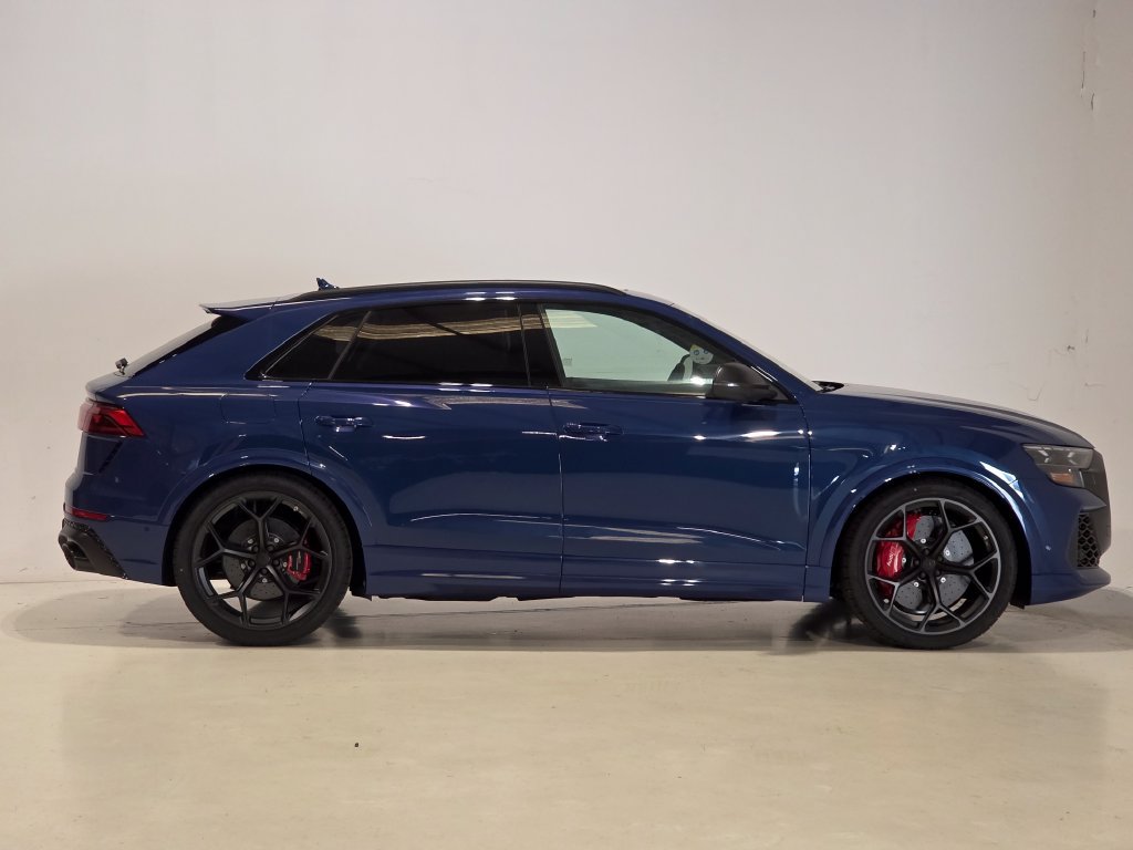 New 2027 Audi RS Q8 performance AWD/4WD image 4