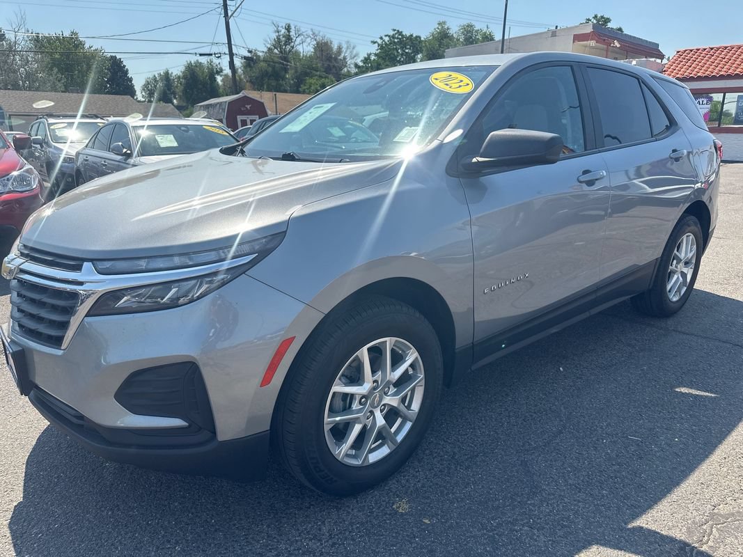 Used 2023 Chevrolet Equinox LS w/ LS Convenience Package AWD/4WD image 4