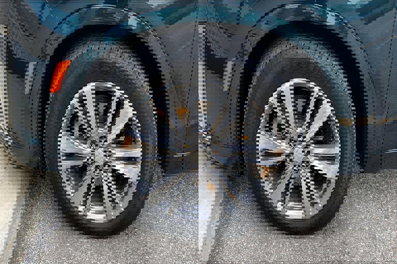 Certified 2024 Cadillac XT6 Premium Luxury image 8