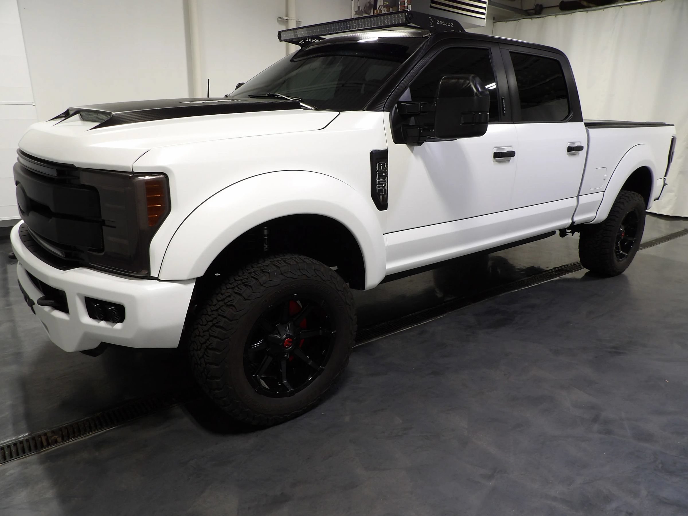Used 2019 Ford F250 Lariat w/ Lariat Ultimate Package AWD/4WD image 6