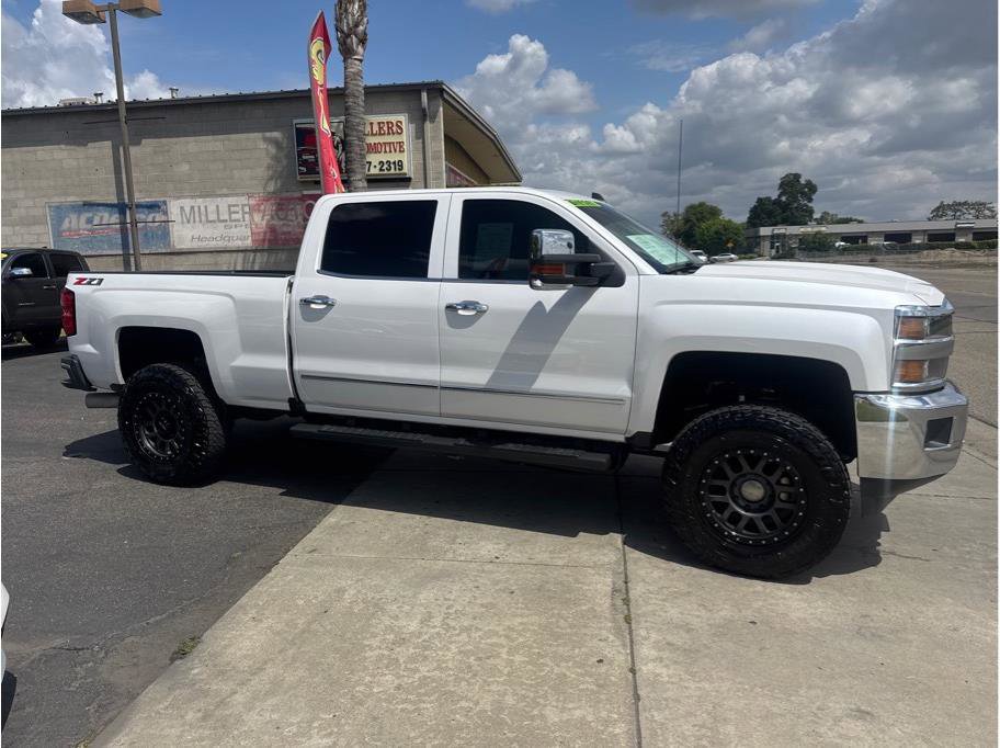 Used 2018 Chevrolet Silverado 2500 LTZ w/ Duramax Plus Package AWD/4WD image 4