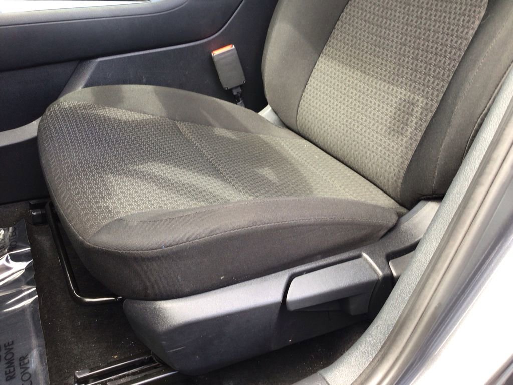 Used 2025 Nissan Kicks S image 18