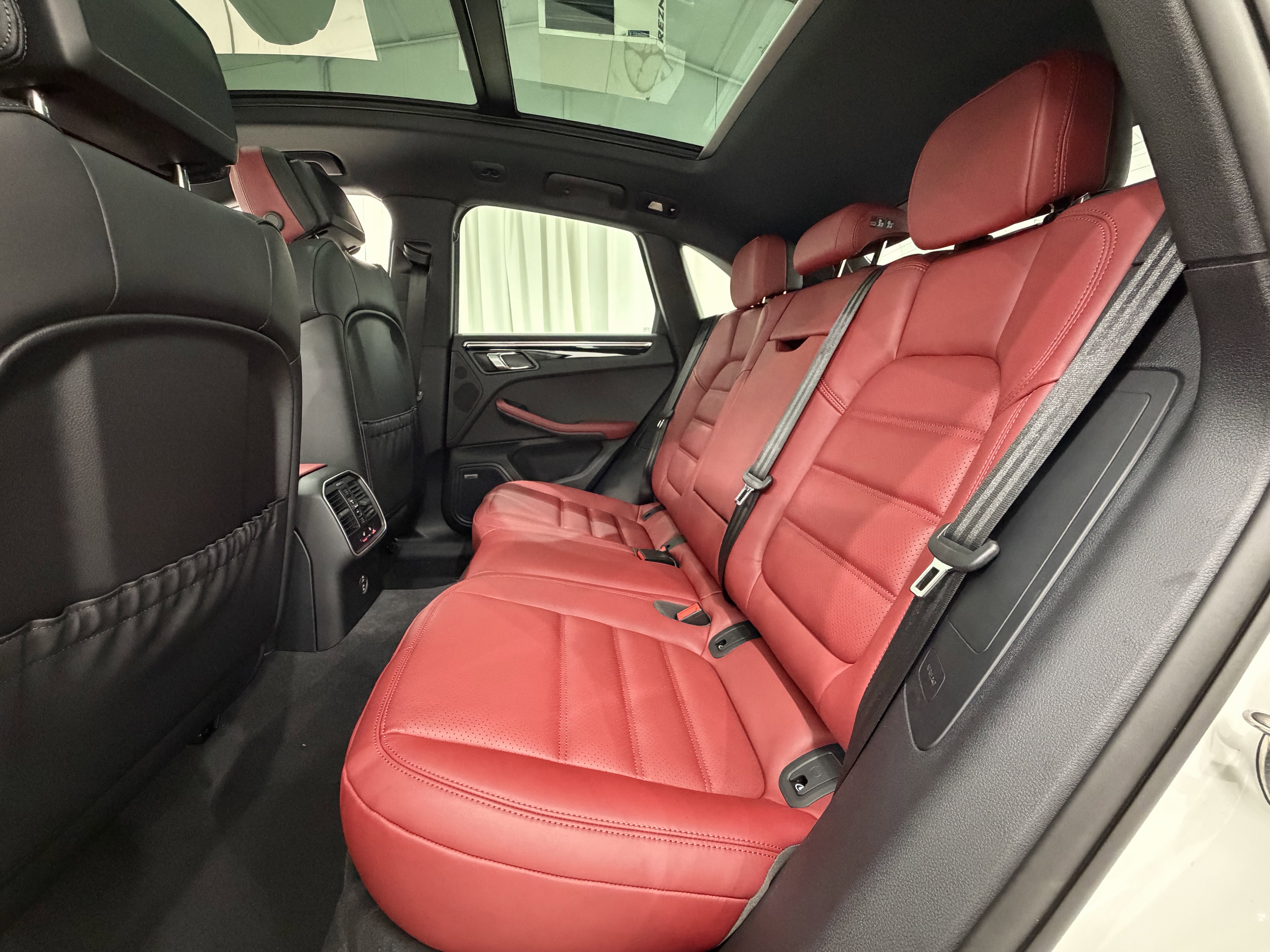 New 2026 Porsche Macan Turbo image 21