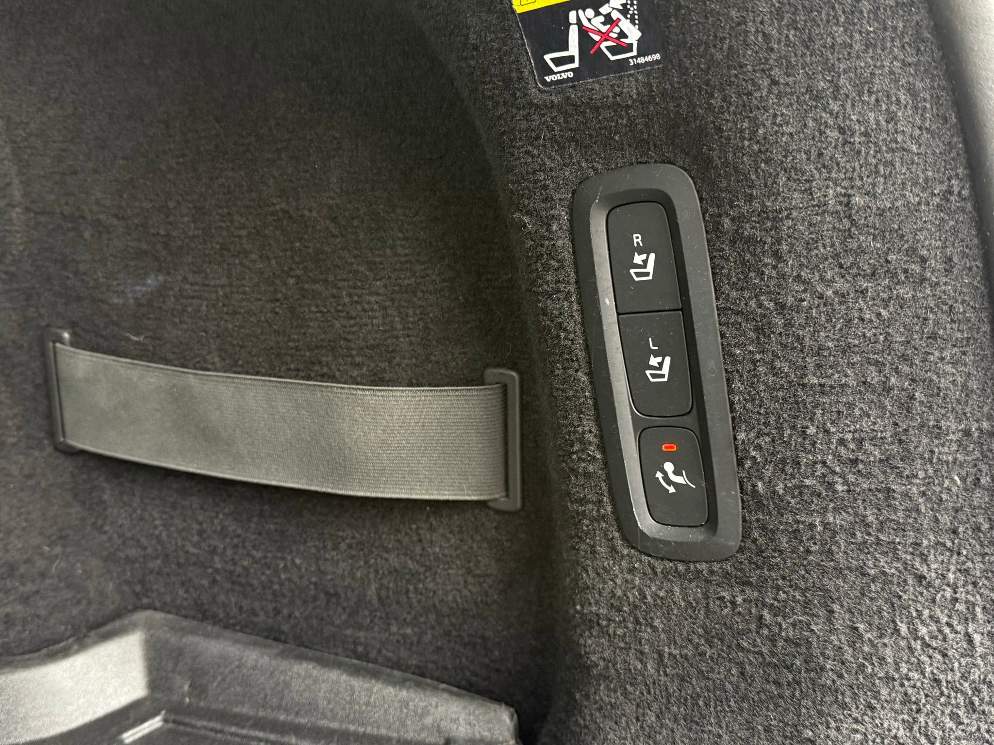 Used 2018 Volvo V90 T5 Cross Country w/ Convenience Package image 41