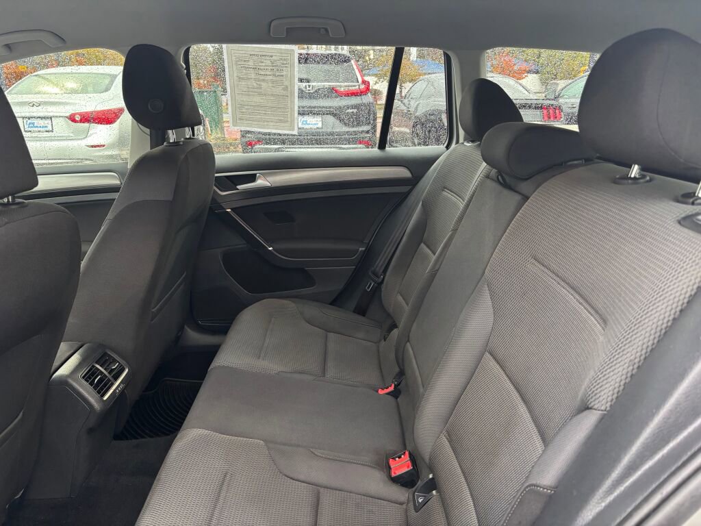 Used 2017 Volkswagen Golf S image 12