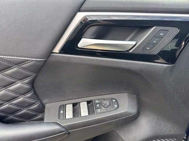 Used 2024 Mitsubishi Outlander SEL AWD/4WD image 9