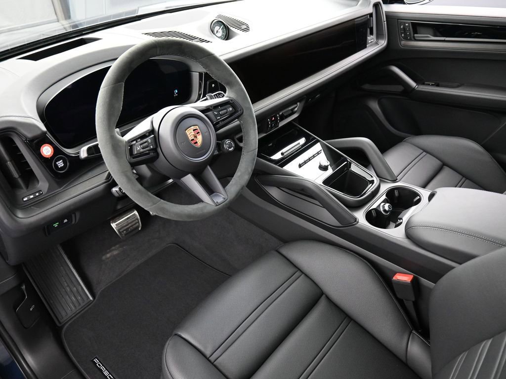 New 2026 Porsche Cayenne GTS image 4