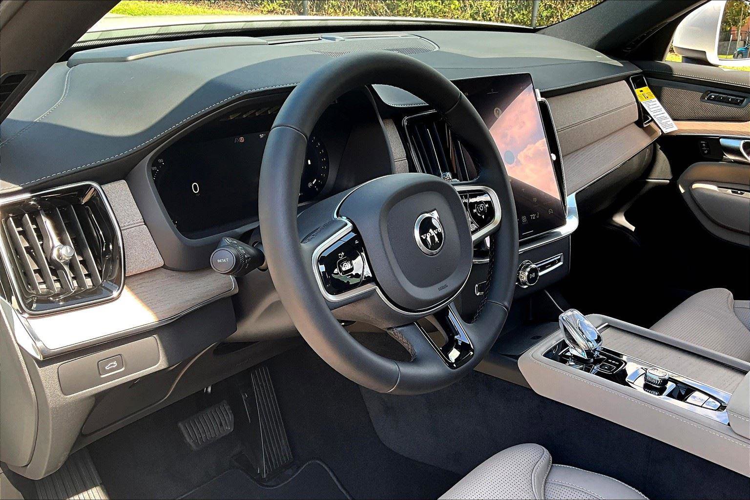 New 2026 Volvo XC90 B6 Ultra w/ Protection Package Premier image 23