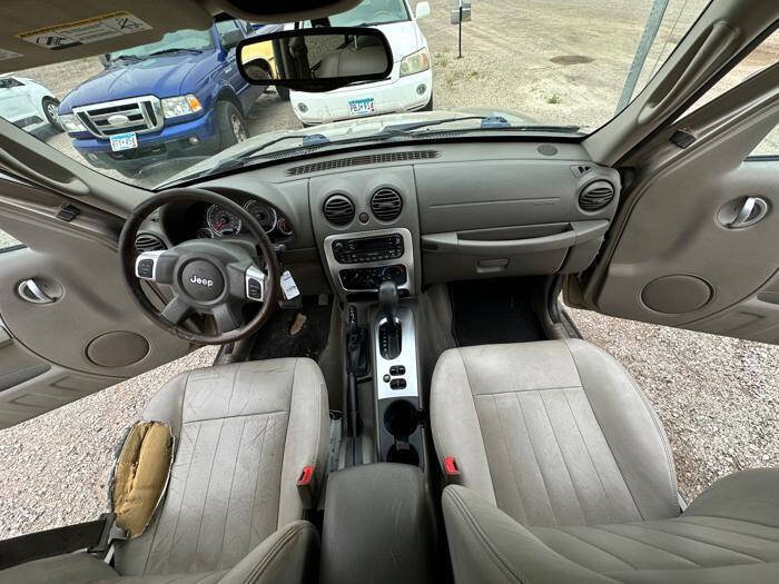 Used 2005 Jeep Liberty Limited AWD/4WD image 31