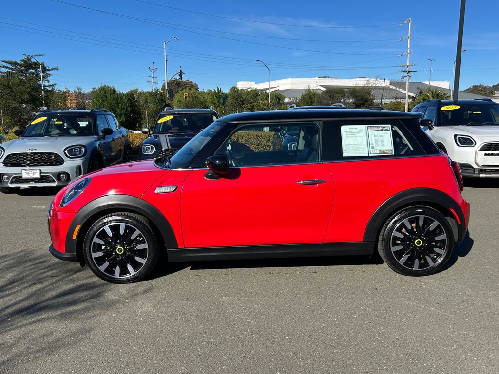 Used 2024 MINI Cooper SE image 2