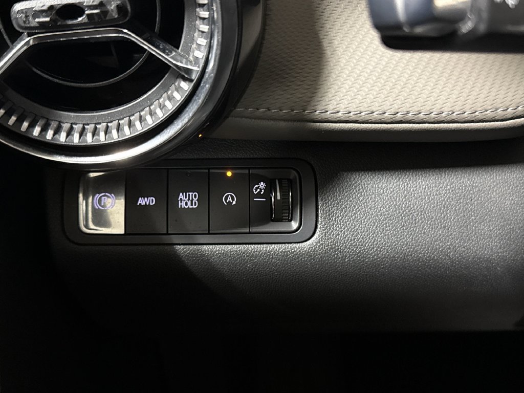 Used 2025 Chevrolet Equinox LT w/ Convenience Package II AWD/4WD image 19