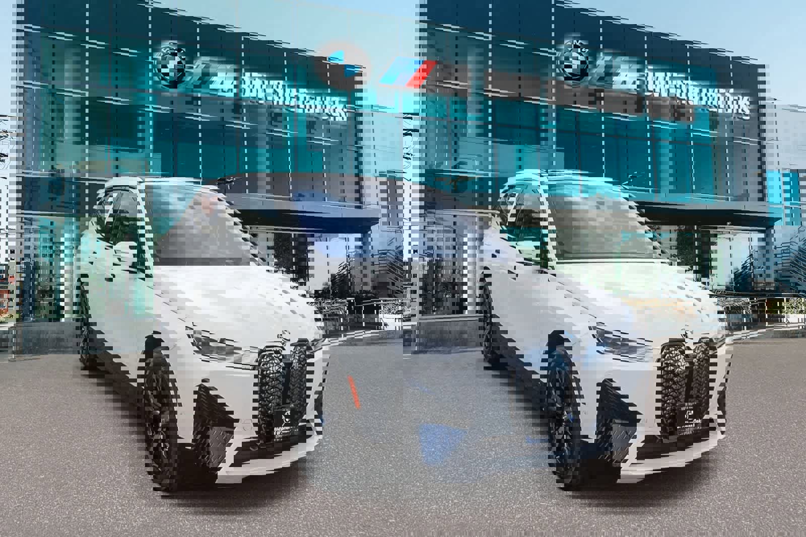 Used 2025 BMW iX xDrive50 image 3