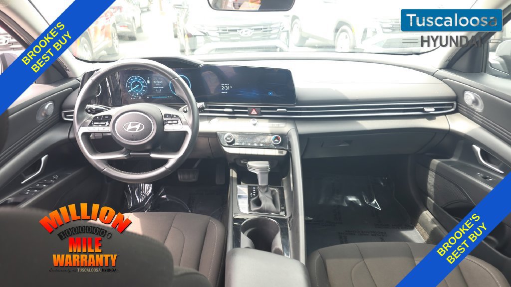 Used 2025 Hyundai Elantra SEL FWD image 26