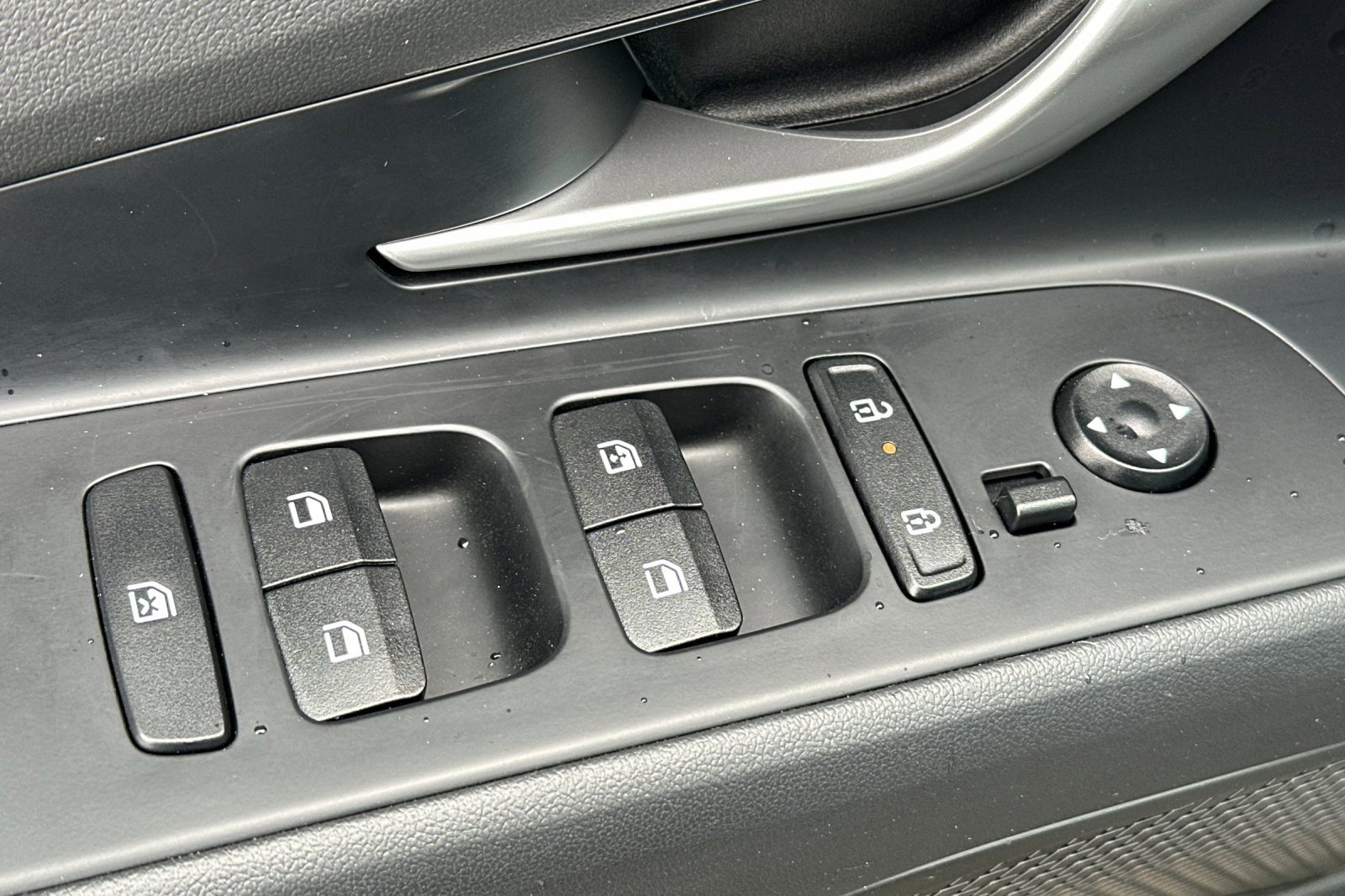 Used 2025 Hyundai Elantra Blue image 12