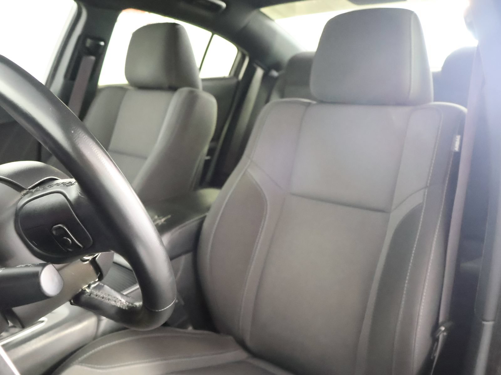 Used 2018 Dodge Charger SXT Plus RWD image 25