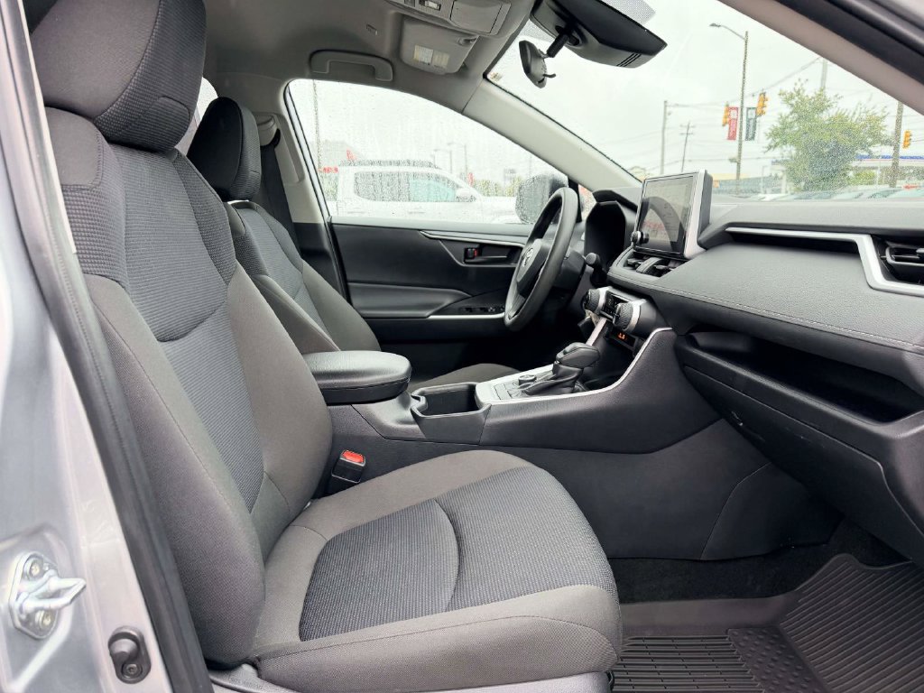 Certified 2025 Toyota RAV4 LE AWD/4WD image 13