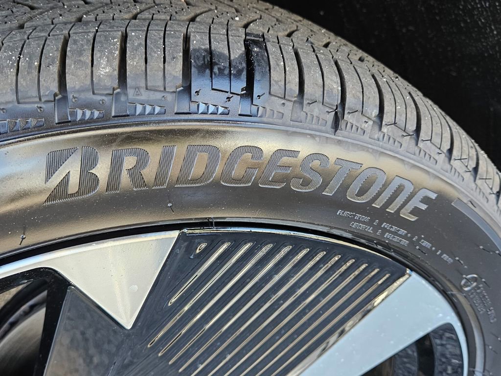 New 2026 Nissan Kicks SR image 14