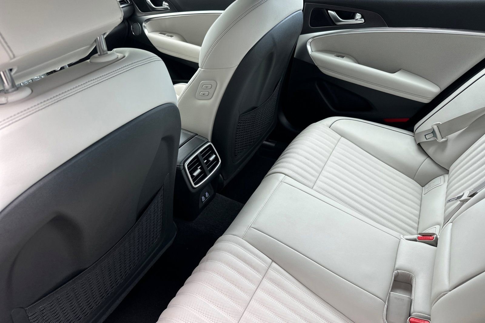 Used 2026 Genesis G70 3.3T Sport Prestige image 15