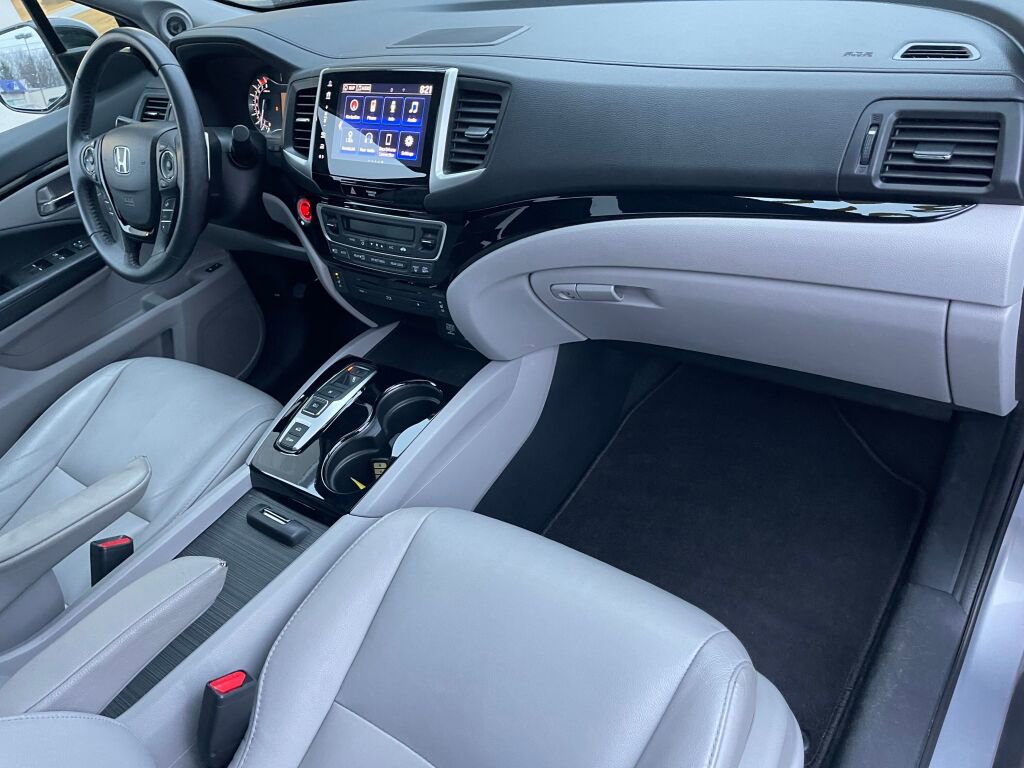 Used 2017 Honda Pilot Touring image 26