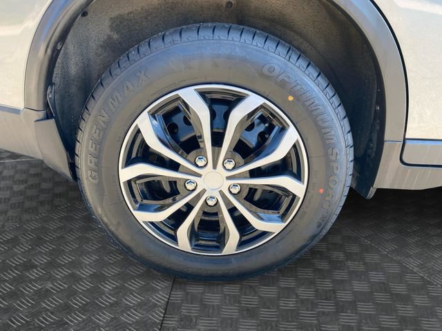 Used 2018 Nissan Rogue S image 32