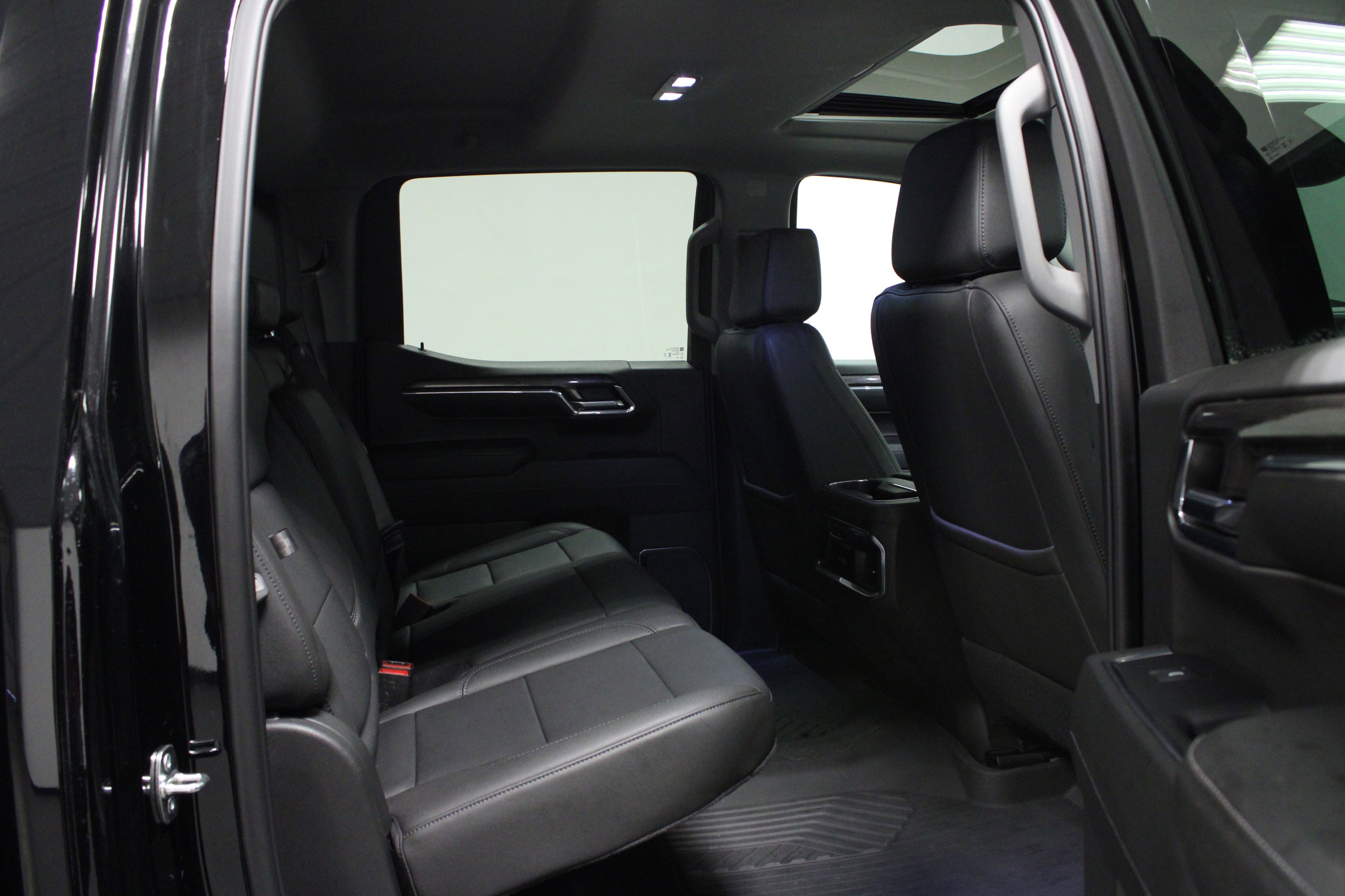 Used 2024 Chevrolet Silverado 1500 LTZ w/ LTZ Premium Package image 15