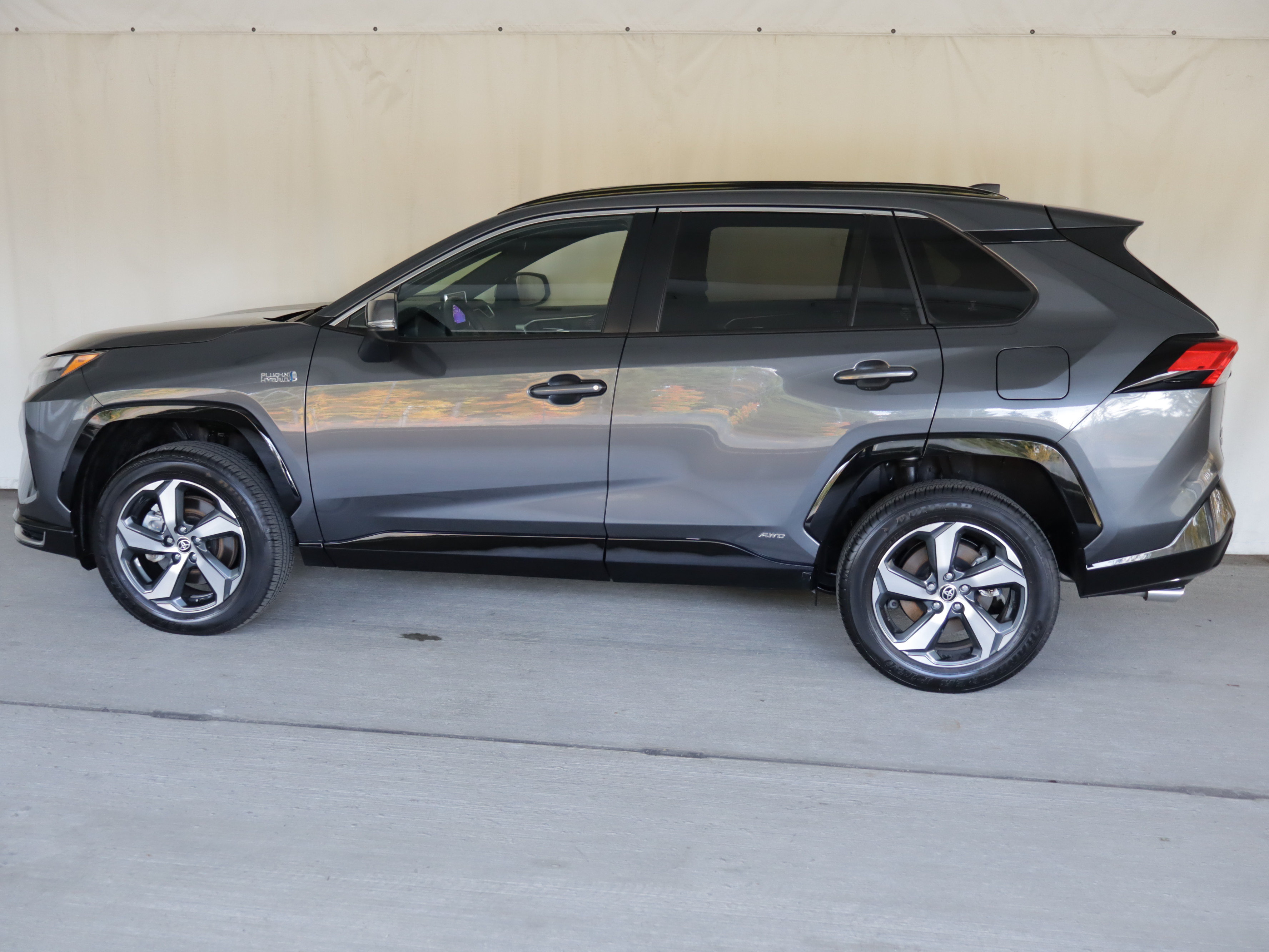 Used 2024 Toyota RAV4 SE w/ Weather & Moonroof Package AWD/4WD image 25