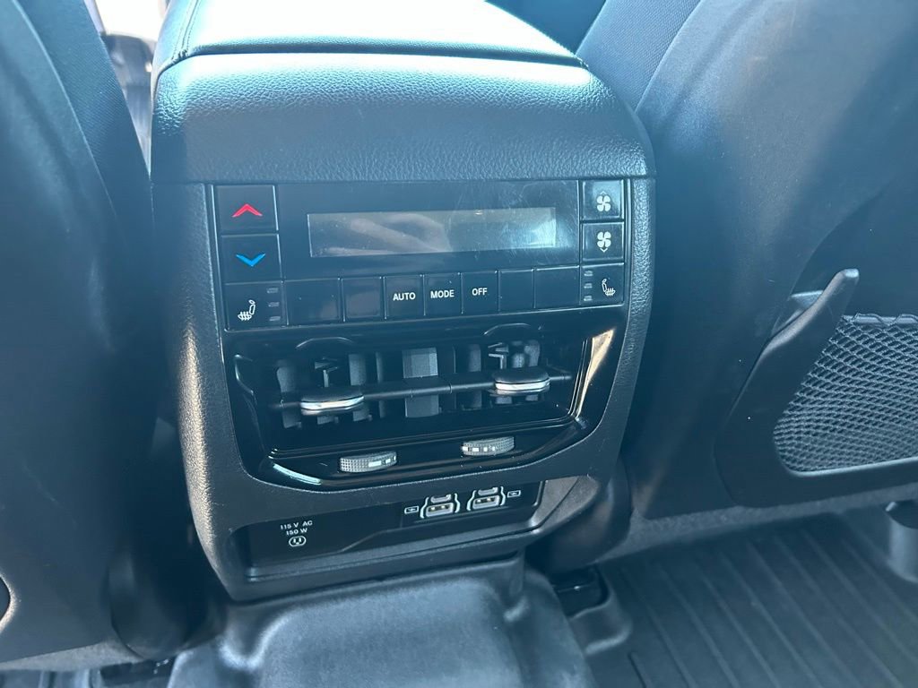 Used 2023 Jeep Grand Cherokee L Limited image 20