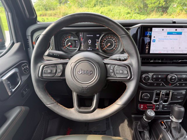Used 2024 Jeep Gladiator Mojave AWD/4WD image 15