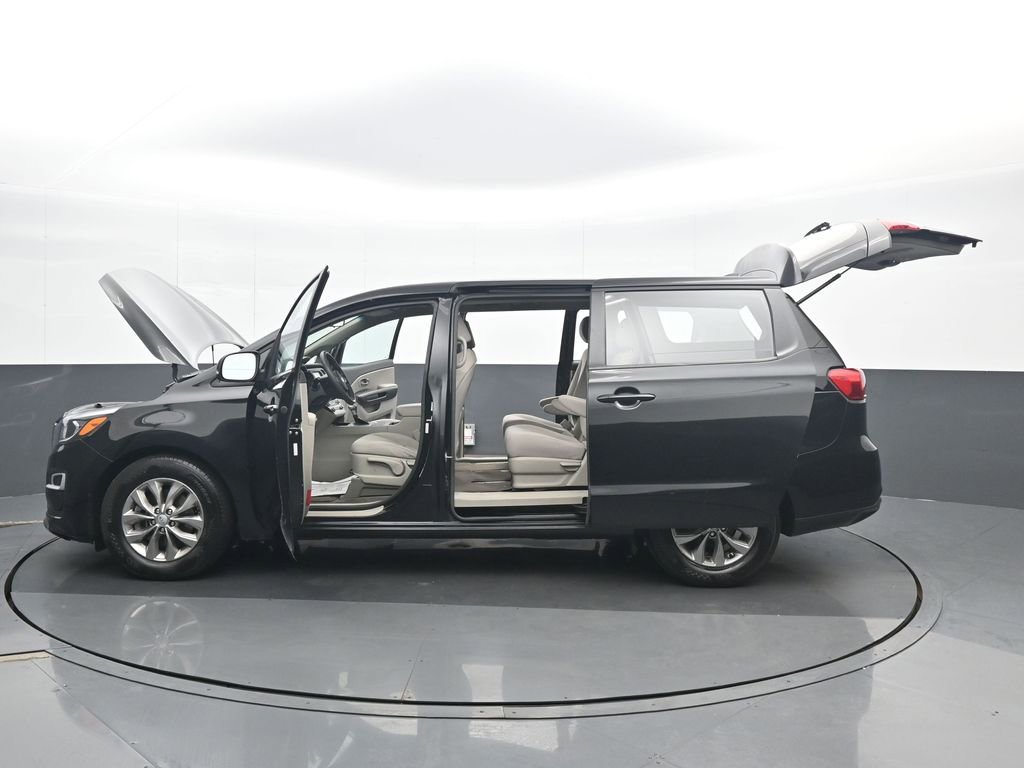 Used 2020 Kia Sedona L FWD image 38