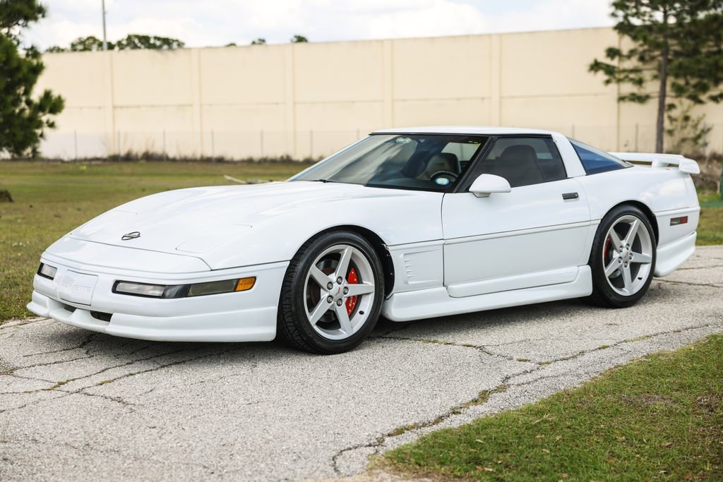 Used 1995 Chevrolet Corvette Coupe image 4