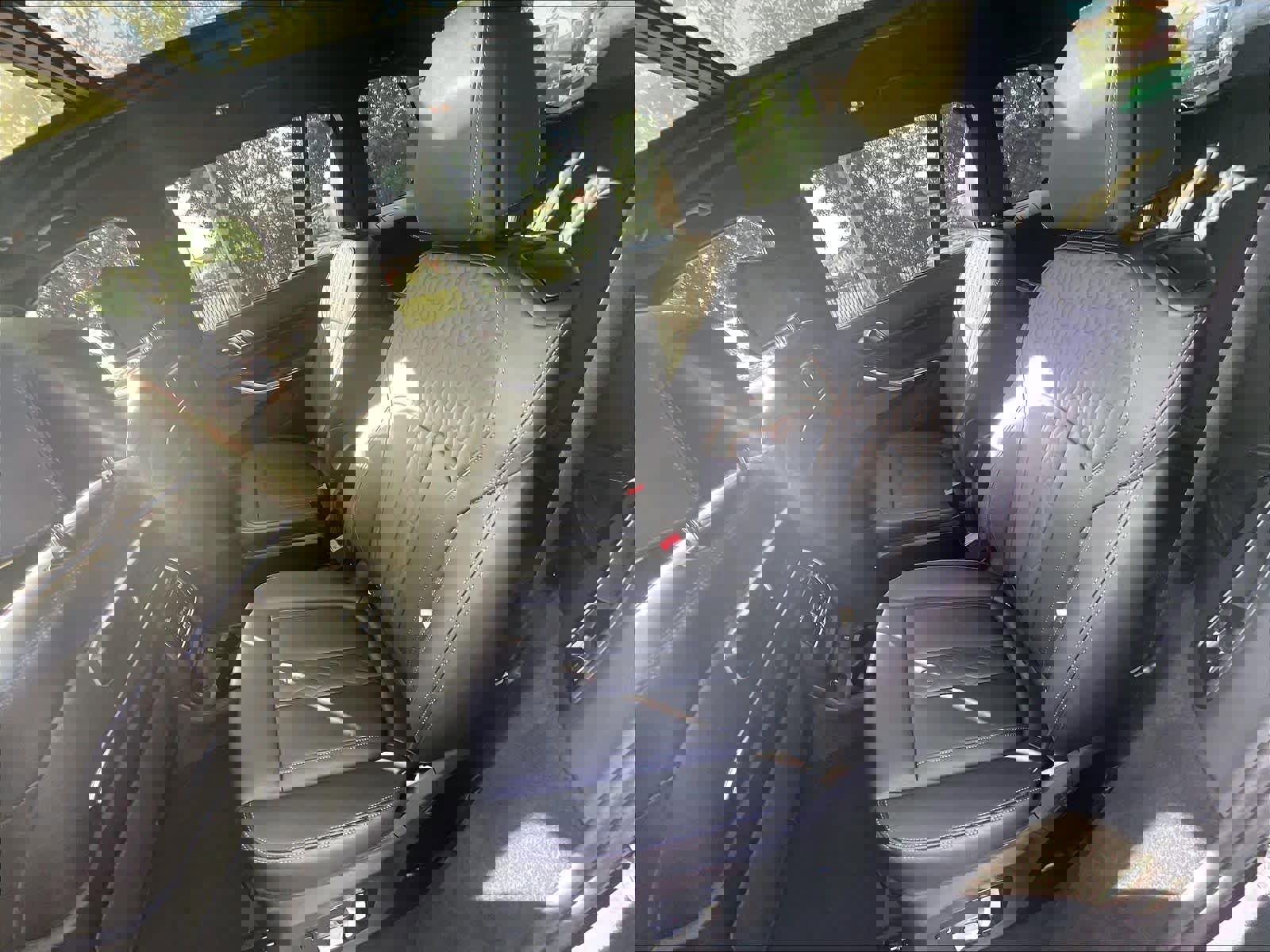 Used 2024 BMW X7 M60i w/ Executive Package image 26