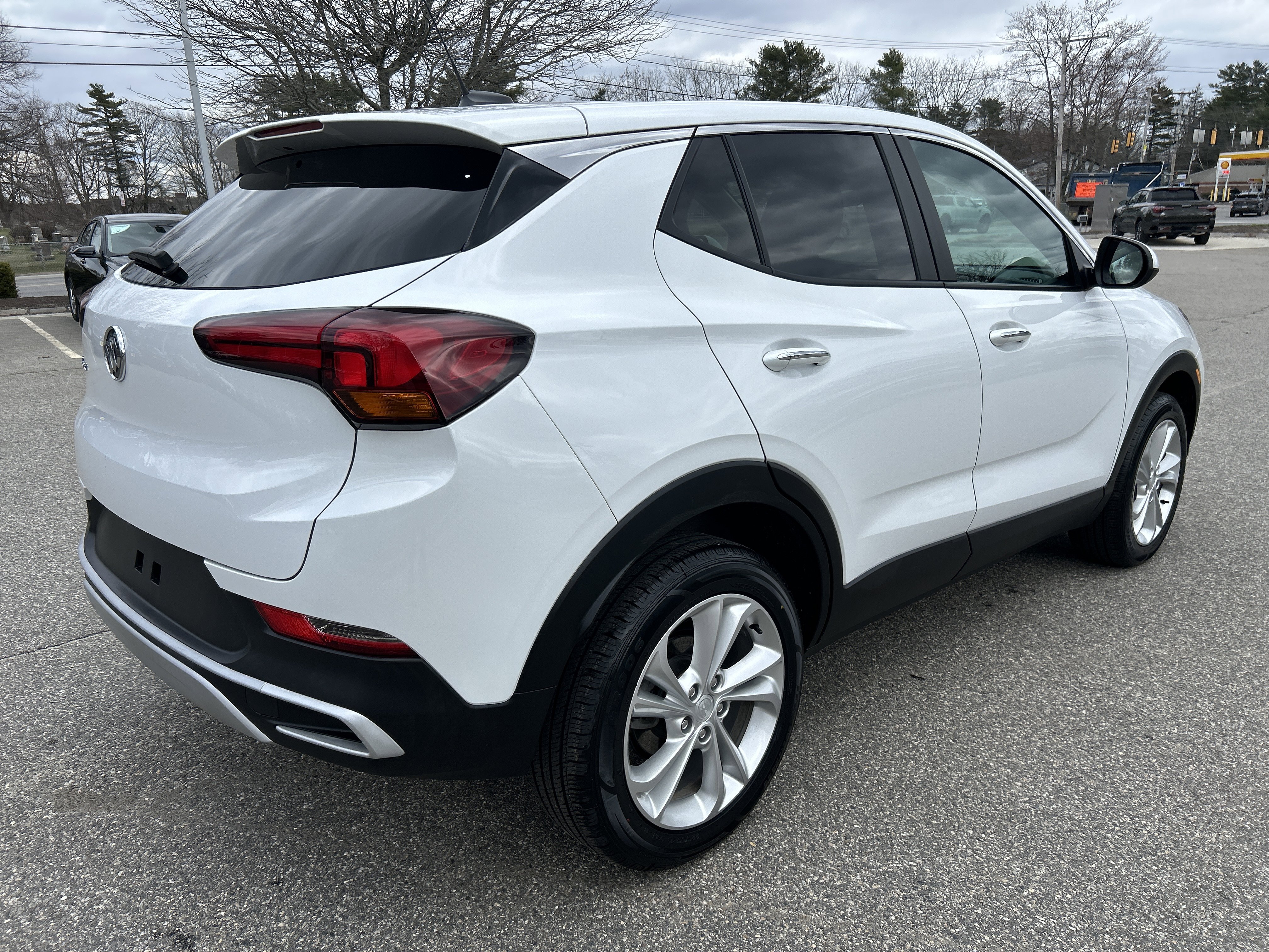 Used 2023 Buick Encore GX Preferred w/ Cold Weather Comfort Package AWD/4WD image 5