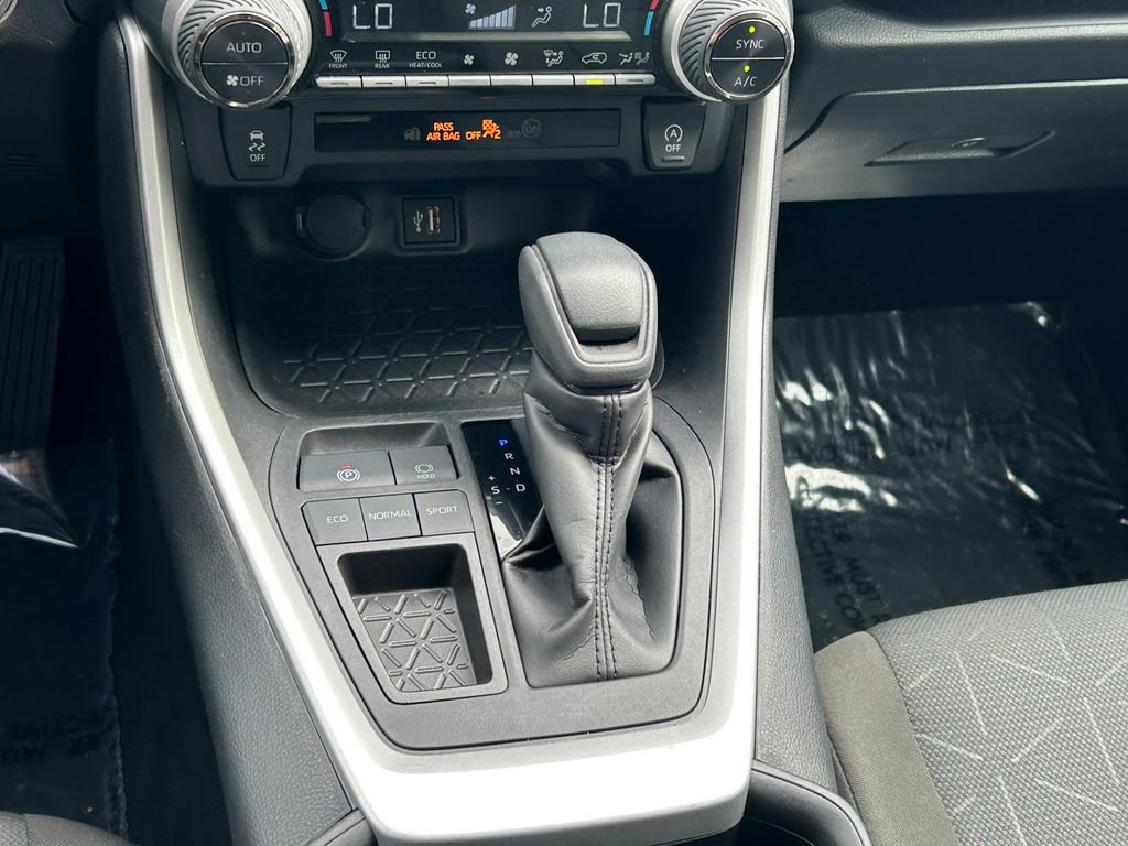 Certified 2025 Toyota RAV4 XLE FWD image 20
