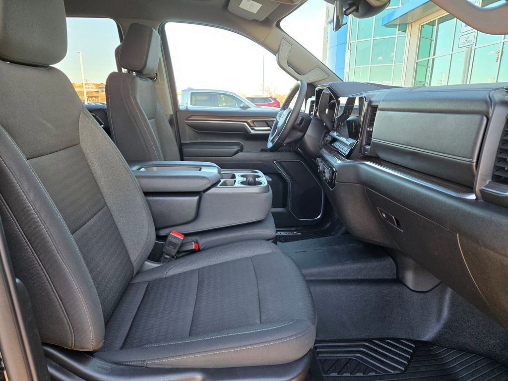 Used 2023 Chevrolet Silverado 1500 LT w/ Z71 Off-Road Package AWD/4WD image 25