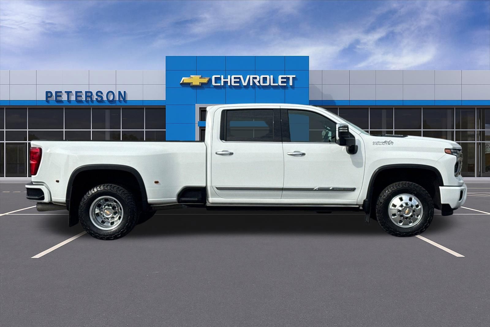 Certified 2024 Chevrolet Silverado 3500 High Country w/ High Country Premium Package AWD/4WD image 3