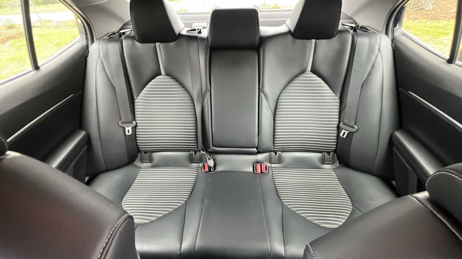 Used 2020 Toyota Camry SE FWD image 34