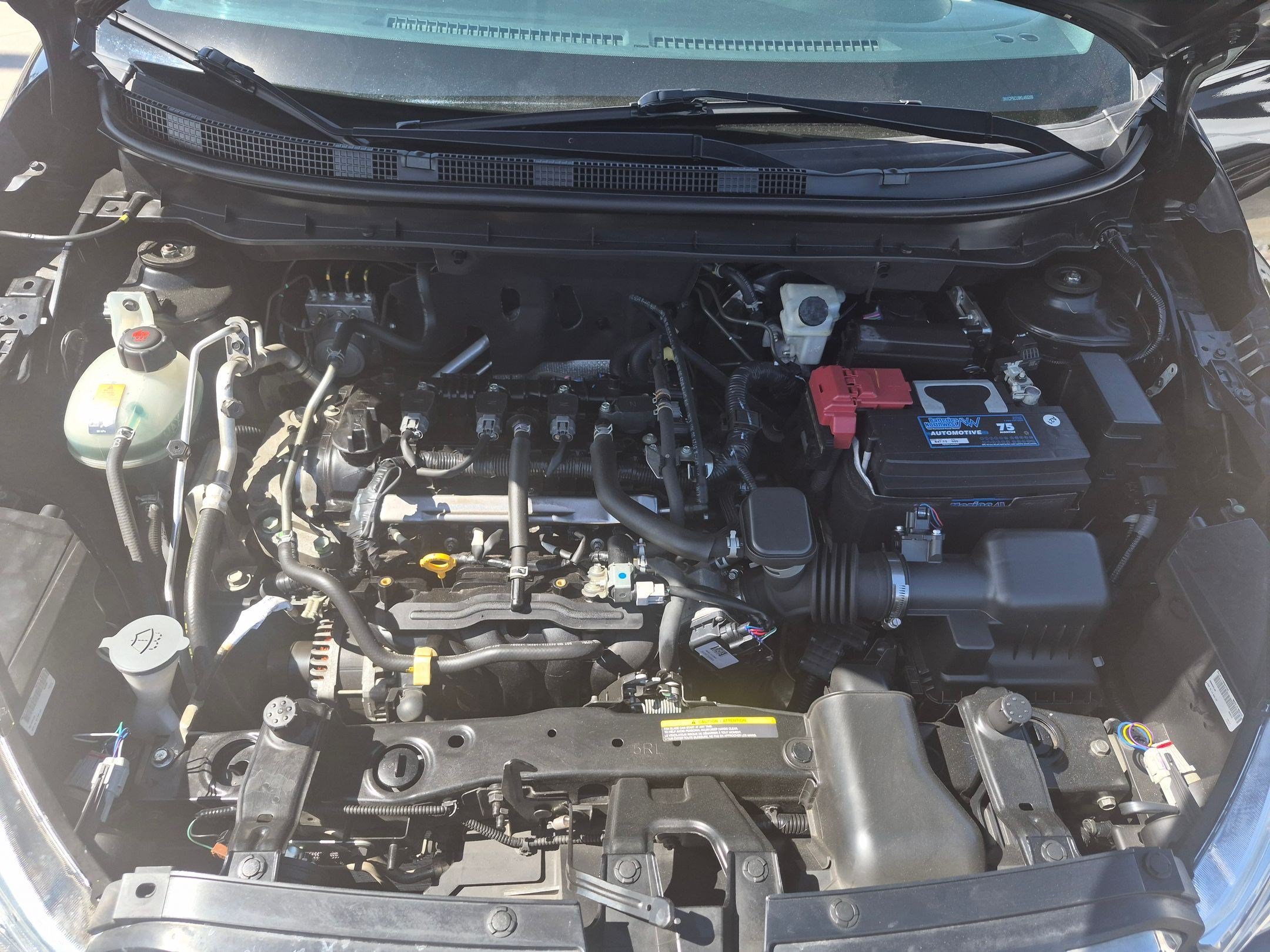 Used 2019 Nissan Kicks SR w/ Exterior Package FWD image 30