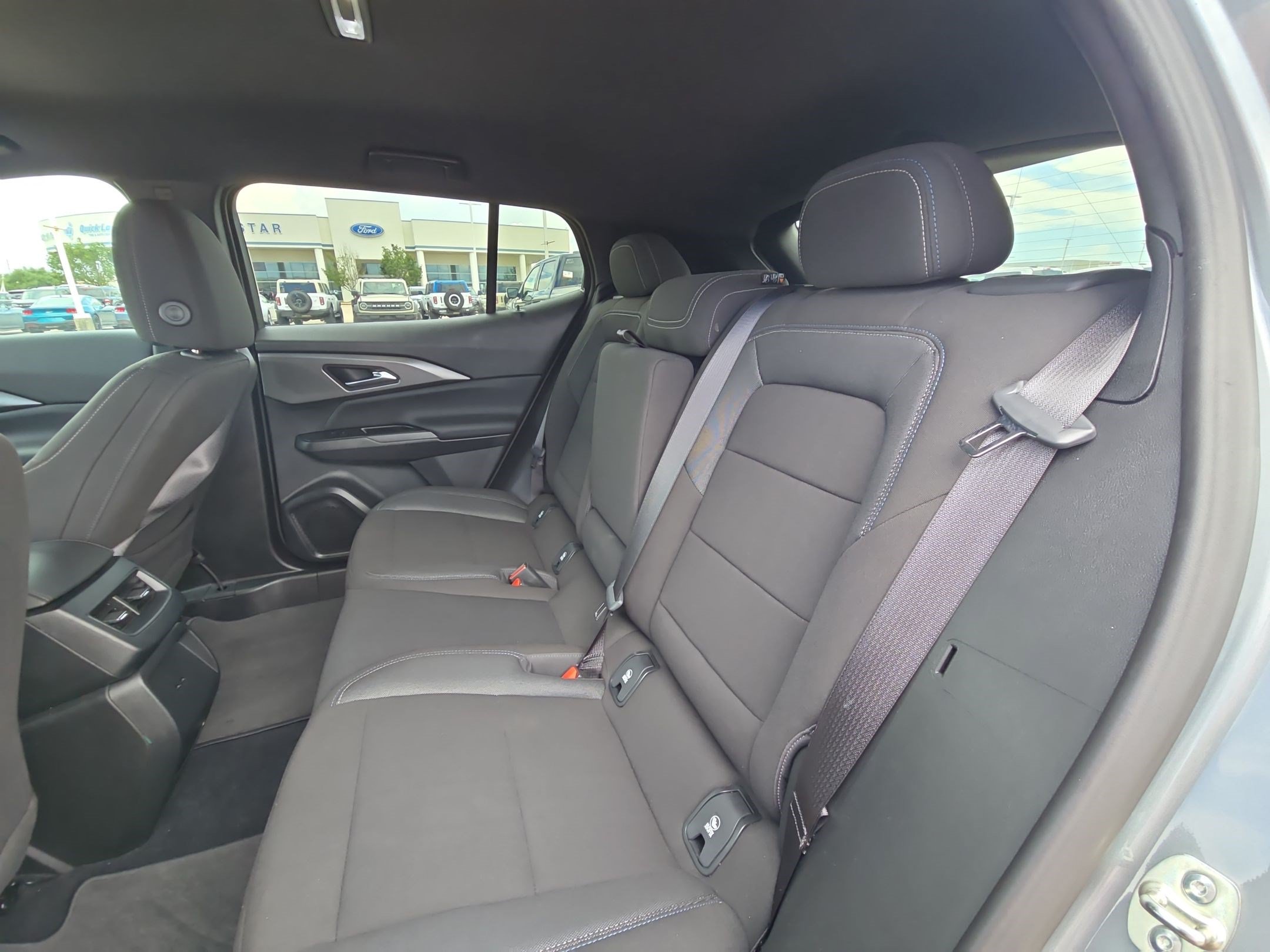 Used 2026 Chevrolet Equinox EV LT FWD image 25