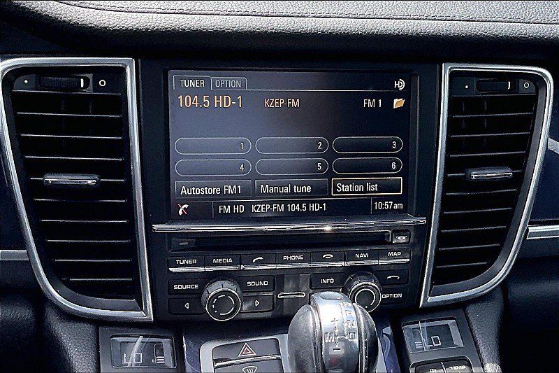Used 2016 Porsche Panamera S RWD image 19