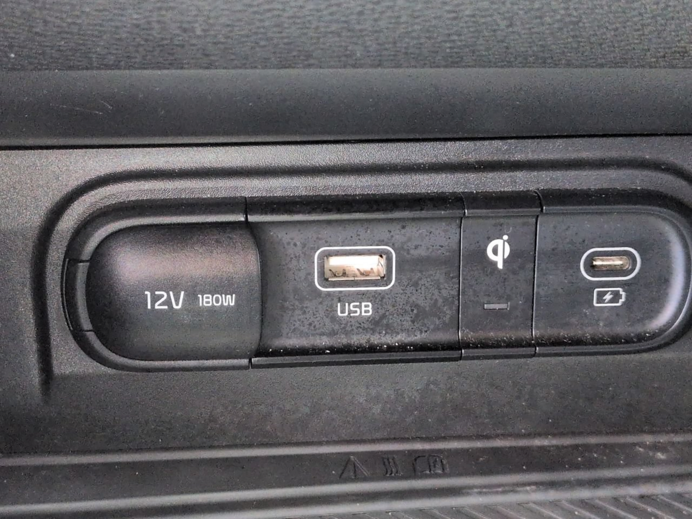 Certified 2025 Kia Sportage EX w/ Premium Package FWD image 28