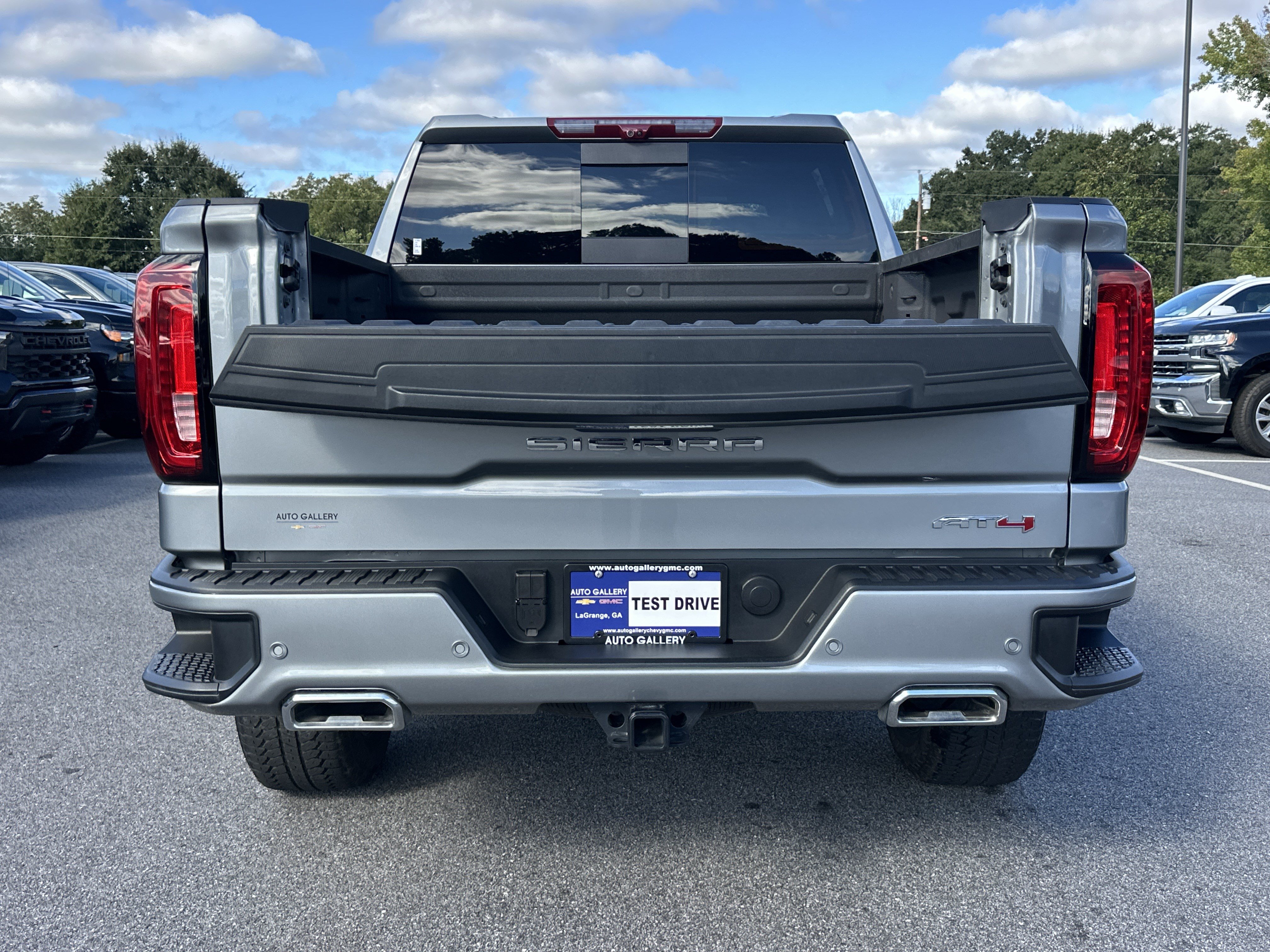 Used 2025 GMC Sierra 1500 AT4 w/ Technology Package AWD/4WD image 20
