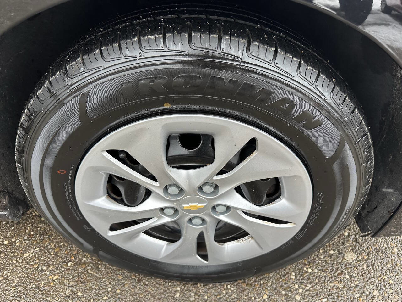 Used 2019 Chevrolet Cruze LS FWD image 26