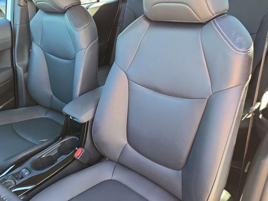 Used 2022 Toyota Corolla Cross XLE w/ Convenience Package image 16