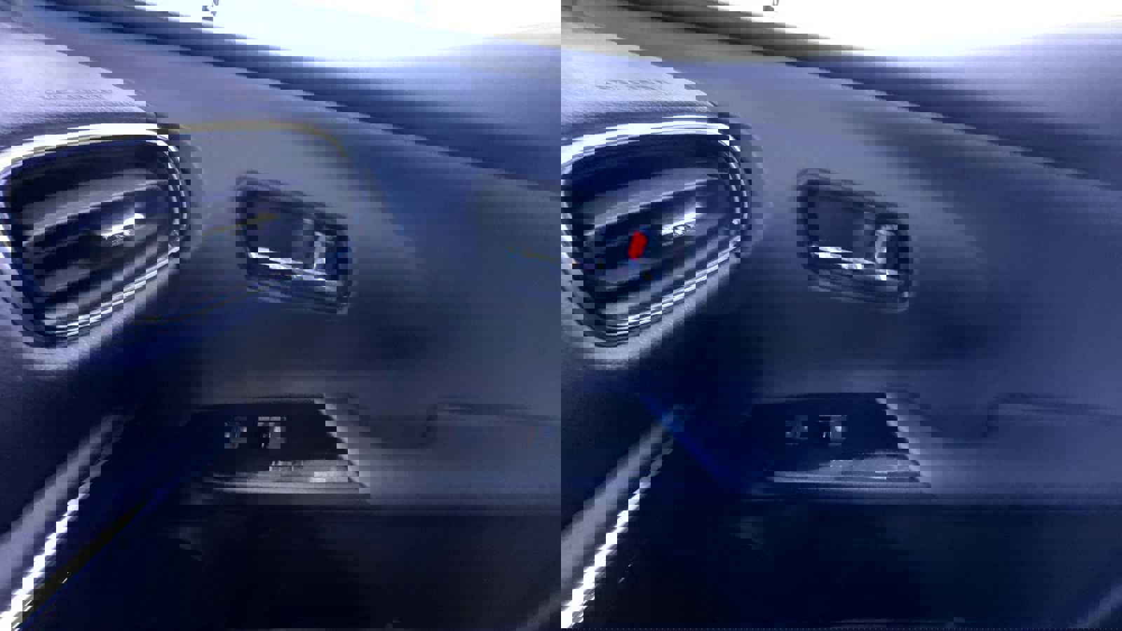 Used 2018 Toyota Prius Prime Premium image 36